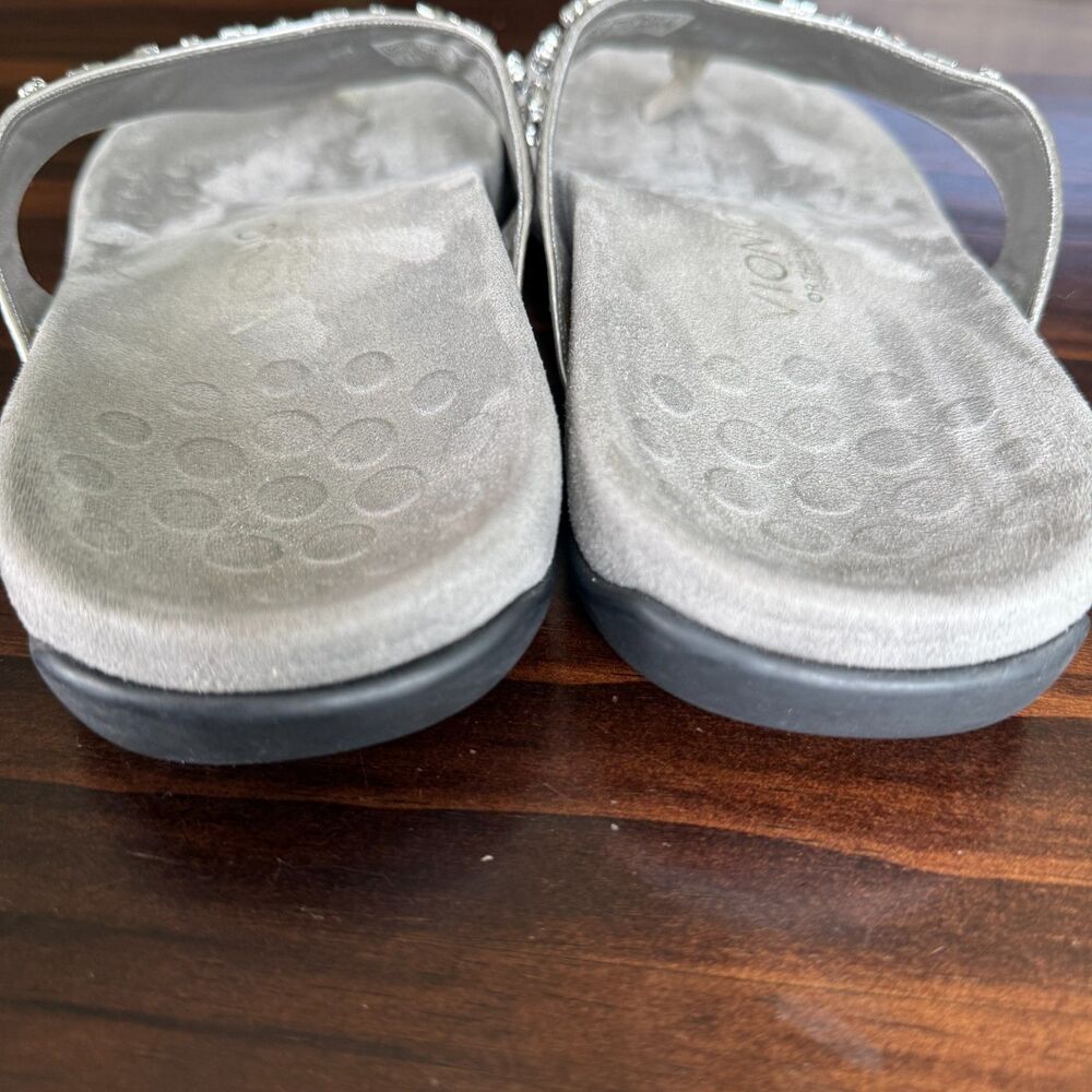 Vionic Floriana sandals Women's Pearl Beaded Metallic Silver Slip On Size 9 - Picture 7 of 9